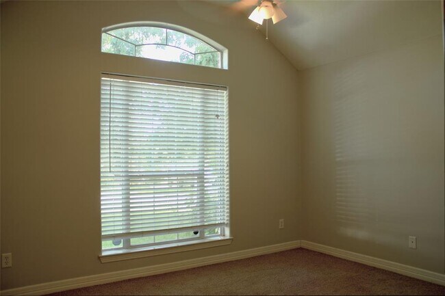 Building Photo - 23750 Horseshoe Bend