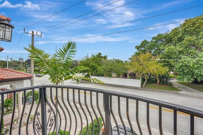 Building Photo - 407 SW 17th St