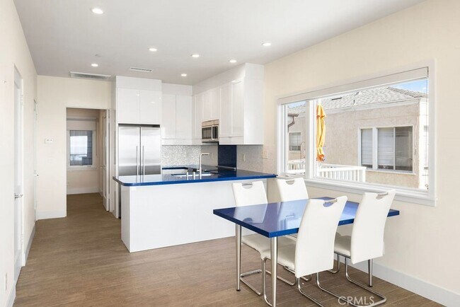 Building Photo - 376 Cliff Dr