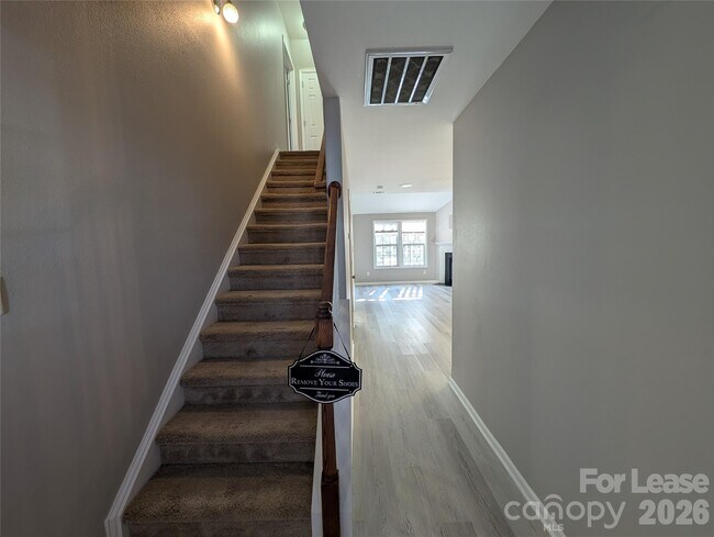 Building Photo - 4656 Sooner Ln