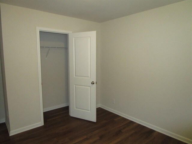 Building Photo - 223 Maxton Ave