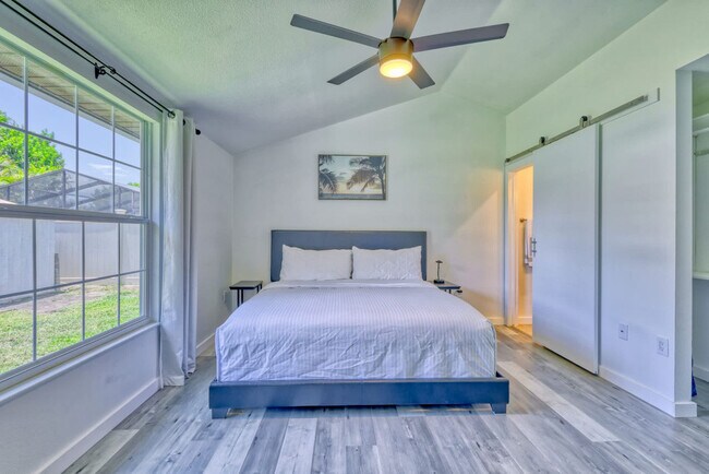 Building Photo - 6709 35th Ave W