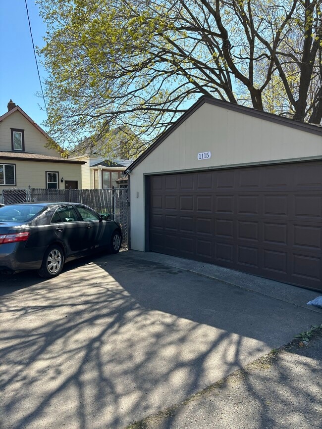 Building Photo - 1115 13th Ave SE