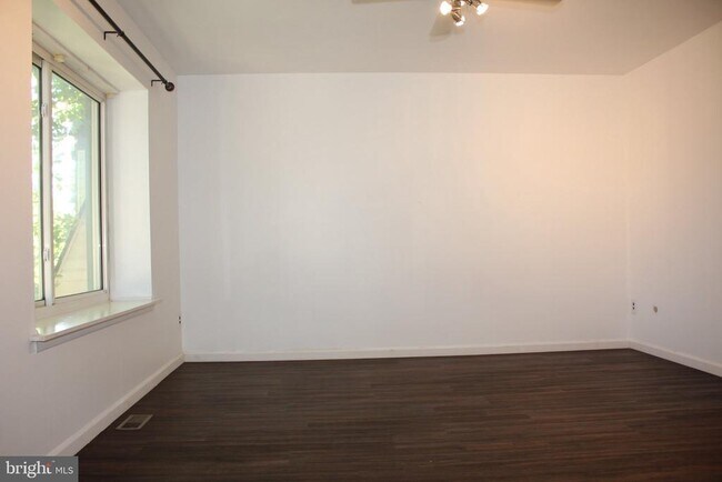 Building Photo - 34 Heron Pl