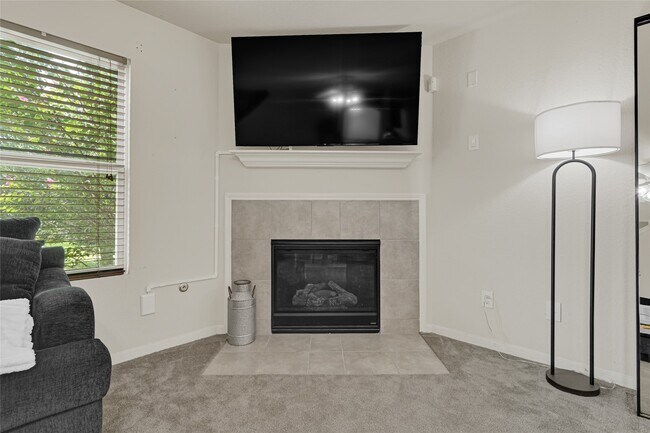 Building Photo - 15826 Sheldon Ridge Way