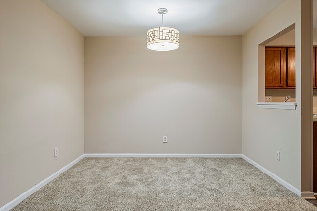 Building Photo - 6017 Treetop Ct