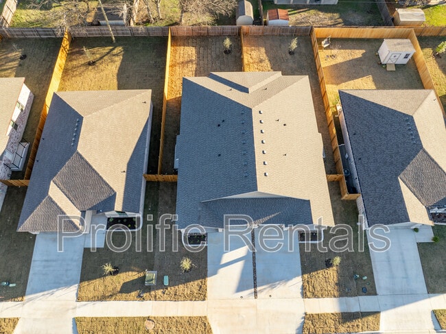 Building Photo - 5200 Rose Gdn Lp