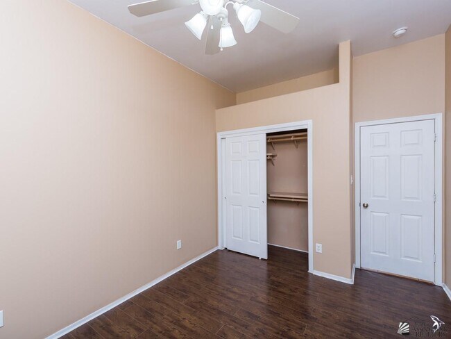 Building Photo - 10392 E 39th Pl