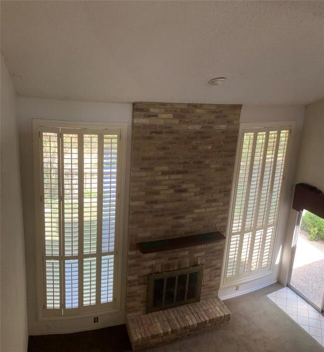Building Photo - 8226 Summer Side Dr