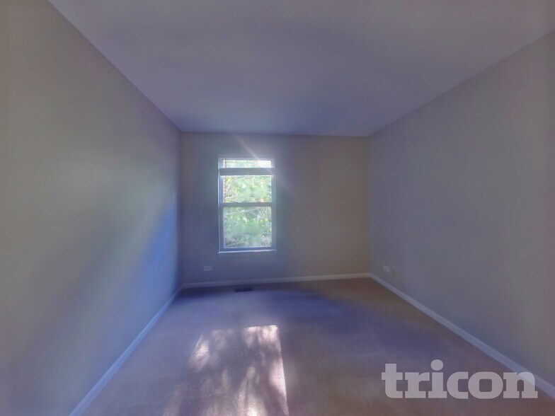 Building Photo - 220 Winding Canyon Way