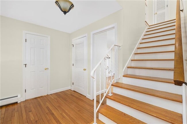 Building Photo - 18 Coggeshall Way