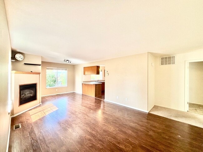 Building Photo - Spacious Single-Level Condo in Bozeman – 3...