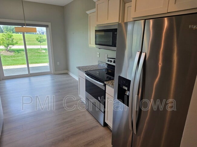 Building Photo - 9643 Turnpoint Dr