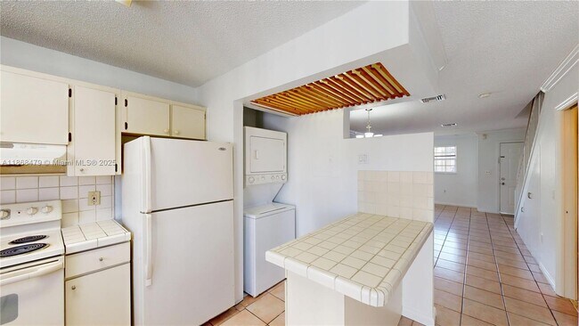 Building Photo - 6415 SW 129th Pl