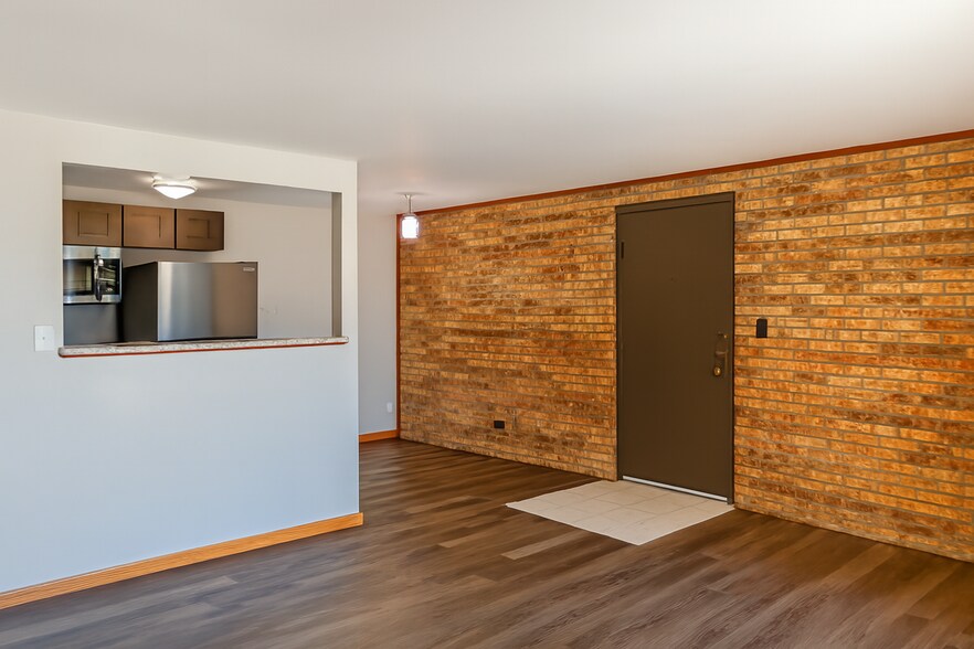 Building Photo - 5212 Belclare Rd