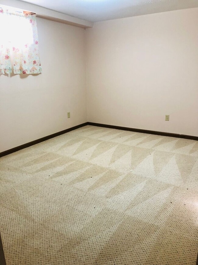 Building Photo - 14 9th Ave SE