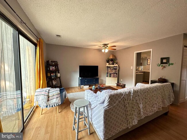 Building Photo - 2215 Cartwright Pl