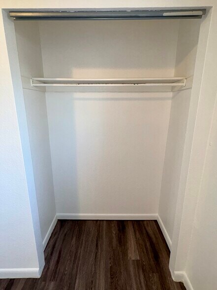 Building Photo - 1990 Eagle St