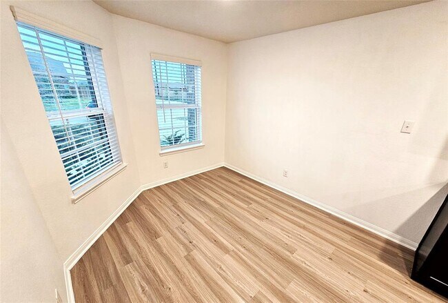 Building Photo - 340 Barrel Cactus Dr