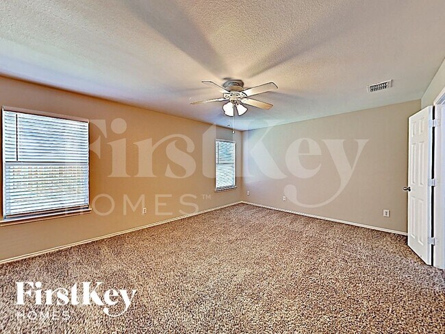 Building Photo - 12640 Shady Cedar Dr