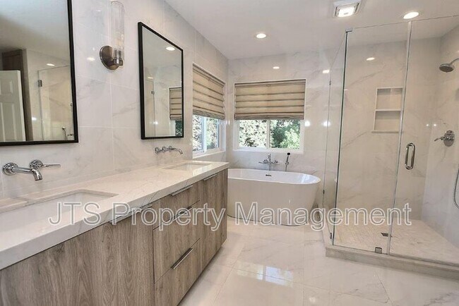 Building Photo - 2696 Prestwick Dr