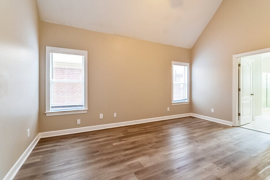Building Photo - 4494 Graystone Dr