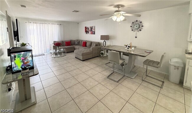 Building Photo - 536 SE 6th Pl