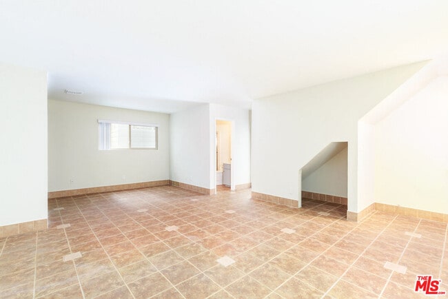 Building Photo - 126 Neptune Ave