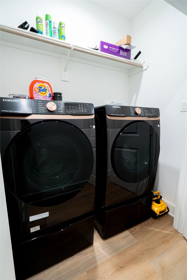 Building Photo - 1307 E 27th St