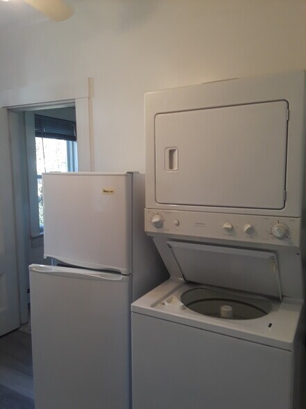 Kitchen/Laundry - 28 Muzzey St