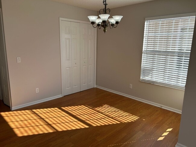 Building Photo - 645 Stafford Terrace