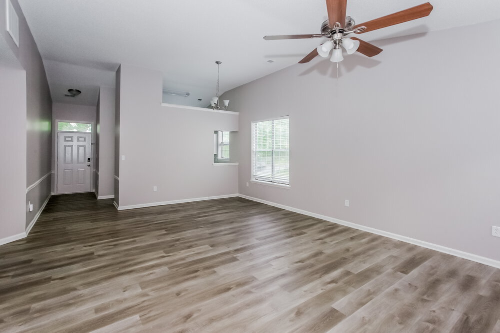 Building Photo - 7200 Daerwood Pl
