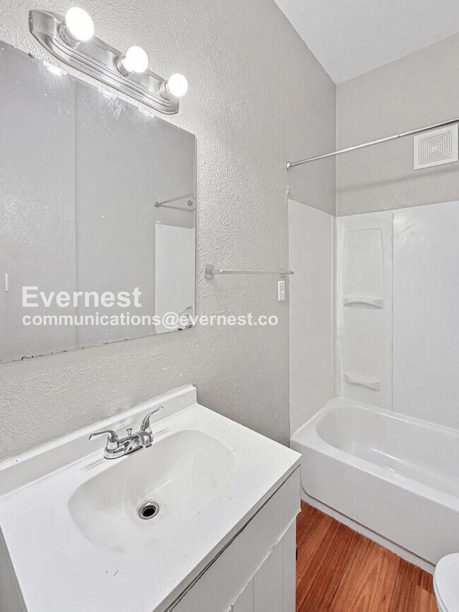 Building Photo - 1311 Mason St