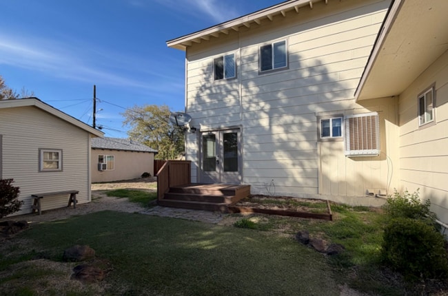 Building Photo - $1,000 Off First Months Rent!! Sparks 2 be...