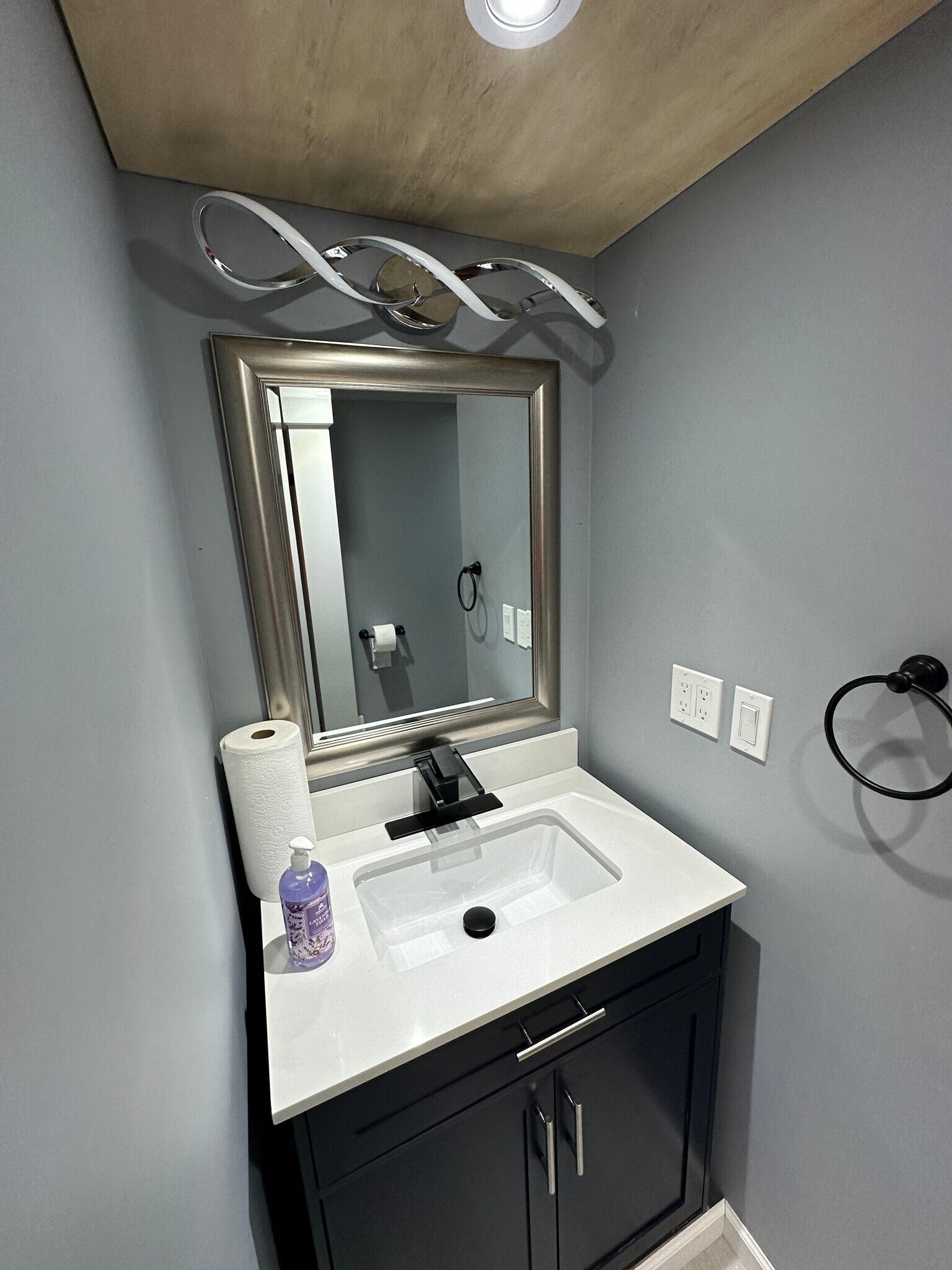 Building Photo - 122 Allen Ave