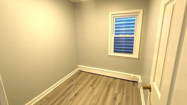 Building Photo - 58 Mann Ave