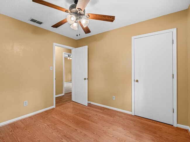 Building Photo - 542 Shadowridge Rd
