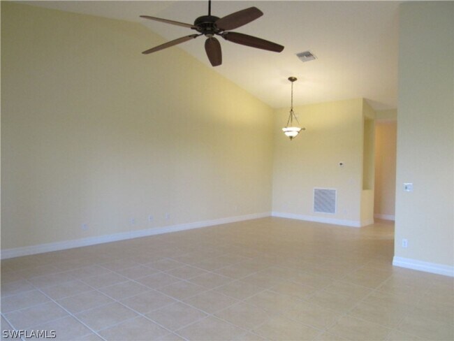Building Photo - For Lease – Spacious 4-Bedroom Coach Home in Avalon Preserve