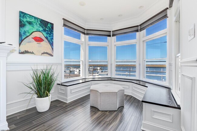 Building Photo - 9416 Amherst Ave