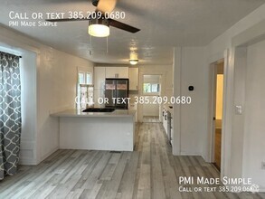 Building Photo - 526 Hawthorne Ave S