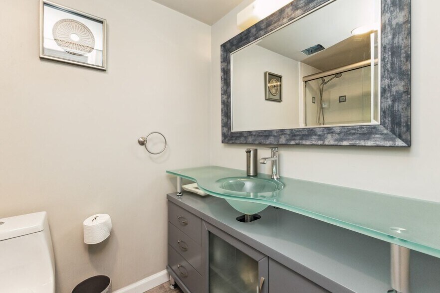 Building Photo - 8370 Greensboro Dr