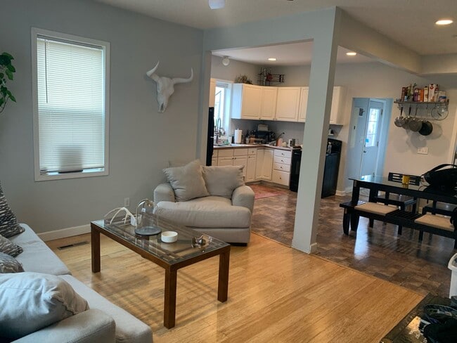 Building Photo - Single Family Home in Bryn Mawr - 3 bed 2 bath!