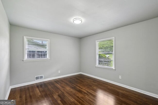 Building Photo - 3036 Will Rogers Pl SE