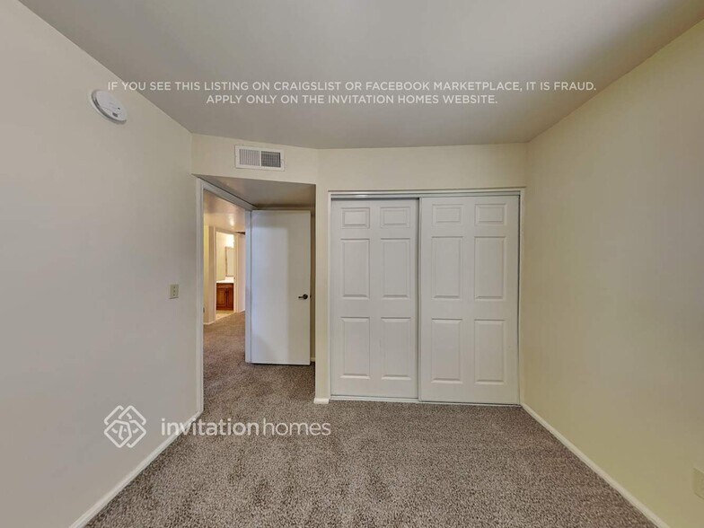 Building Photo - 11446 N 39th Dr