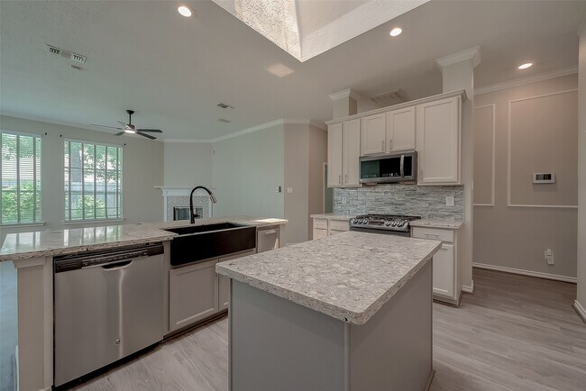 Building Photo - 14323 Floret Estates Ct