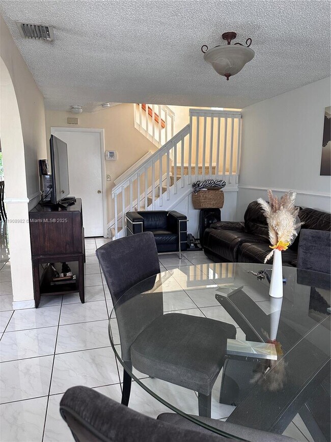 Building Photo - 16215 SW 139th Ct