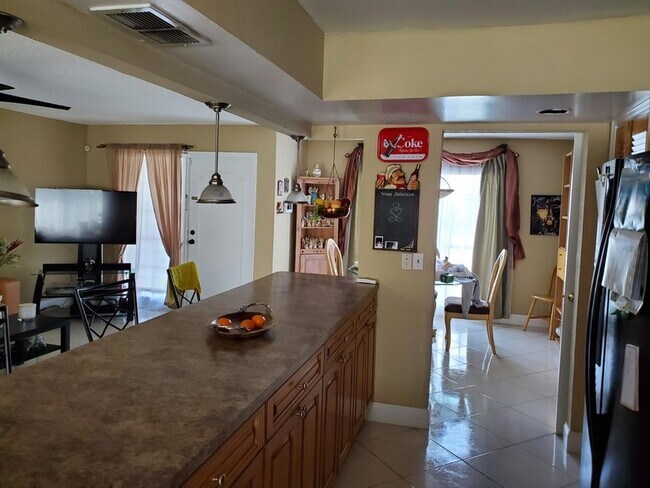 Building Photo - 9820 NW 24th St