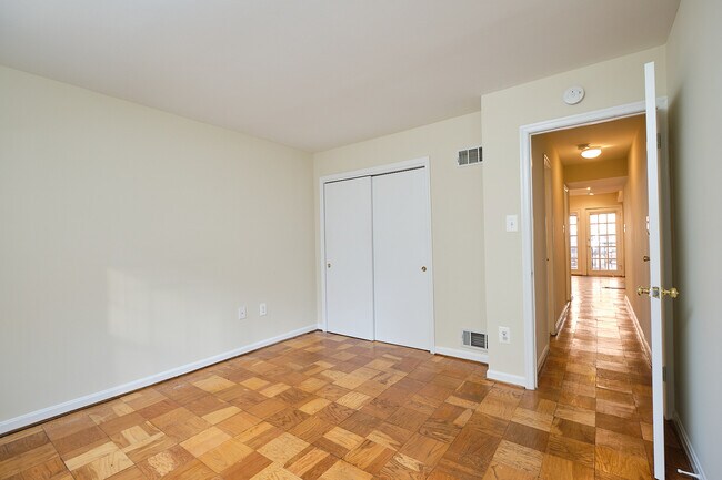 Building Photo - 1607 Corcoran St NW