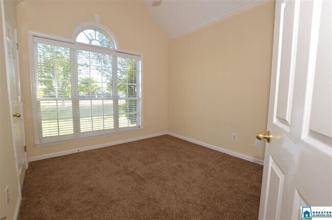 Building Photo - 211 Silver Creek Pkwy