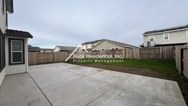 Building Photo - Newer Elk Grove 4bd/3.5ba Home near Big Horn & Poppyridge Rd